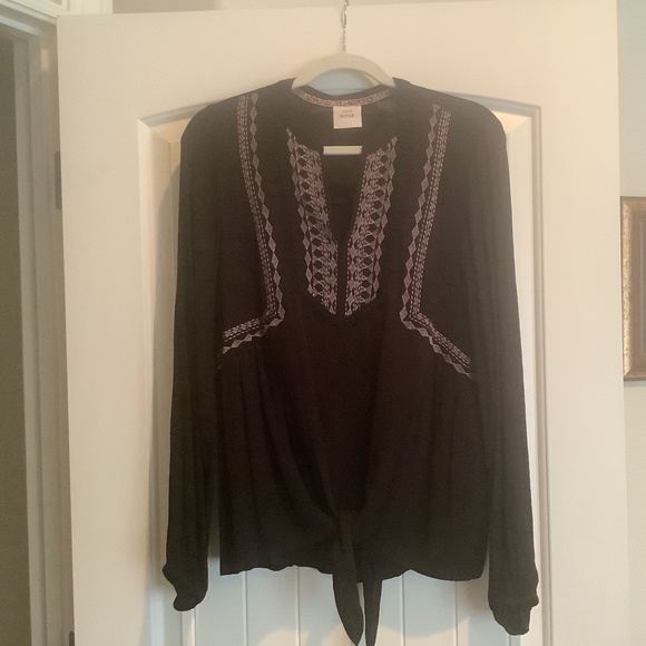 Tie Front Boho Style Top - Picture 1 of 3